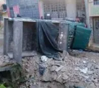 Grave accidente de tránsito en Bogotá: volqueta se volcó y chocó varios carros