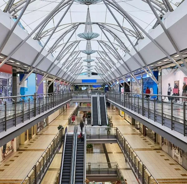 Inesperado panorama de los centros comerciales con los servicios de comida