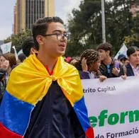 Reforma laboral aprobada en Colombia podría tener efecto negativo para miles de aprendices del Sena, según afirmaron expertos.