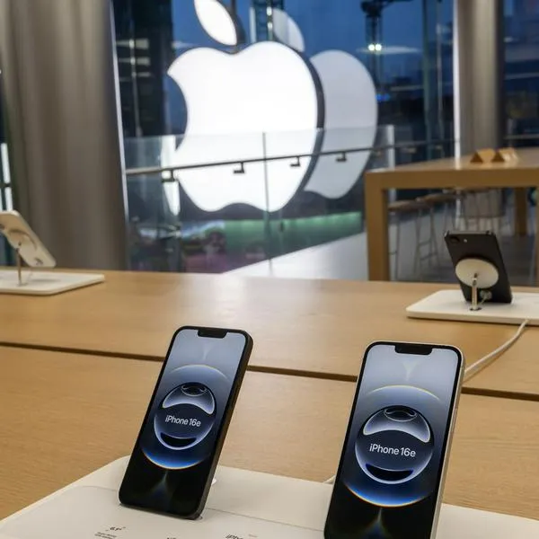 Filtran imágenes de cómo luciría nuevo iPhone 17: celular tendría ajustes