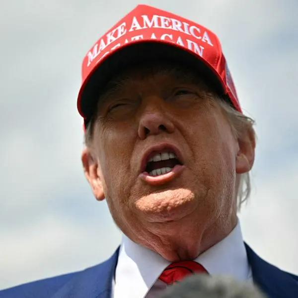 Trump envía portaviones a Medio Oriente.
