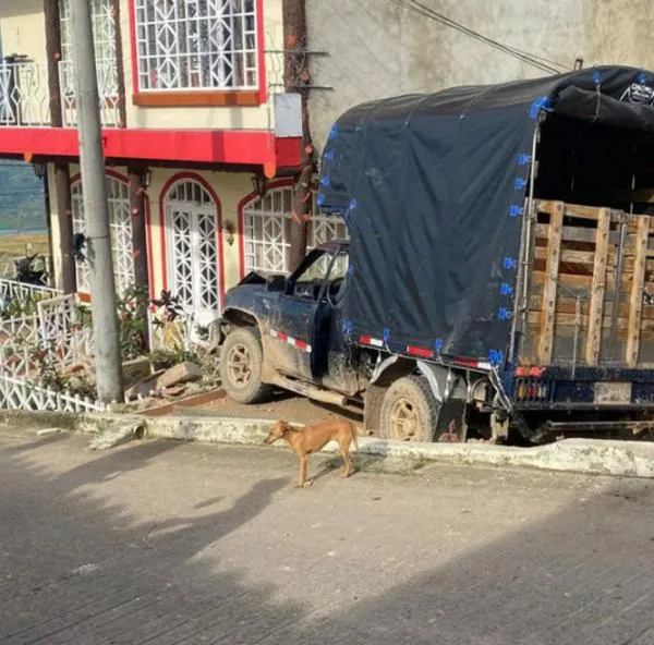 Impactante choque en el Tolima: vehículo quedó incrustado en una vivienda