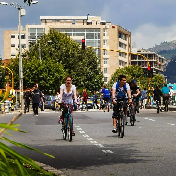 Ciclovía en Bogotá, en nota sobre que abrirán nuevos tramos 