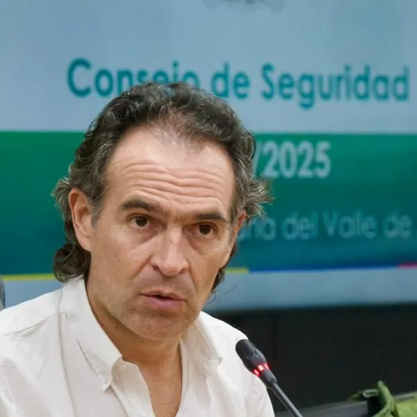 'Fico' Gutiérrez expuso amenazas en su contra y reveló que la congresista Isabel Zuleta impidió la captura de un delincuente en Medellín.