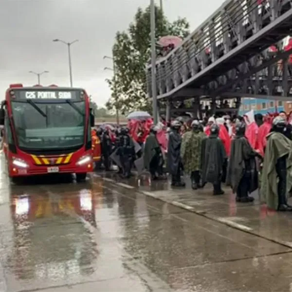 Se avecina un duro trancón en Bogotá por una caravana que habrá en el partido de Santa Fe frente al DIM en el estadio El Campín este martes. 