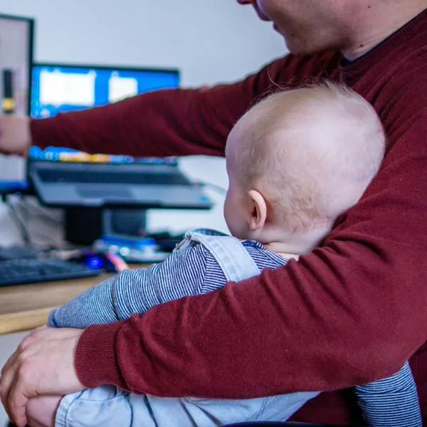 Con la aprobación de la reforma laboral, la licencia de paternidad dejó aburridos a muchos. Conozca cómo quedaron aprobadas las licencias remuneradas.