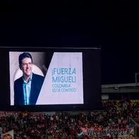 Homenaje a Miguel Uribe en la final Santa Fe-Medellín en El Campín de Bogotá