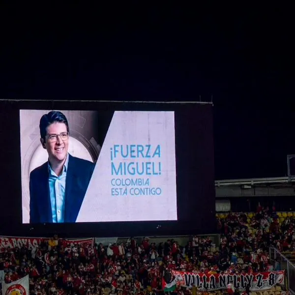 Homenaje a Miguel Uribe en la final Santa Fe-Medellín en El Campín de Bogotá