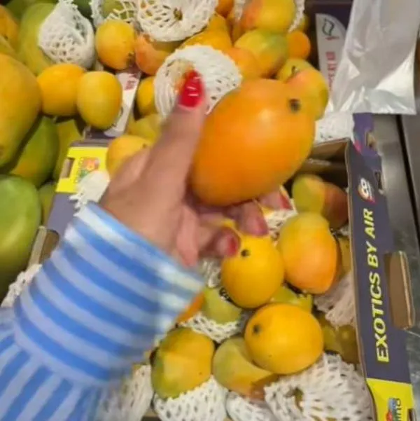 Mango colombiano en un supermercado de Dubái. Una 'influencer' mostró cuánto vale