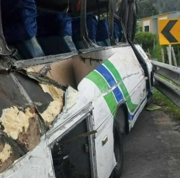 Formulan cargos contra dos empresas involucradas en el accidente de Calarcá, Quindío. Hay dudas con el bus que contrataron 