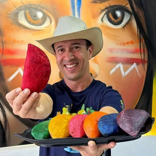 Foto de empanadas de colores, en nota de cómo es Dosquebradas, con empanadas de colores y lazo con Arturo Calle y Frisby
