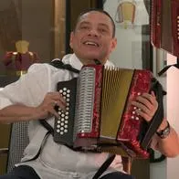 ‘Hospitalizan al ‘Cocha’ Molina, exacordeonero de Diomedes Díaz: dicen cómo está
