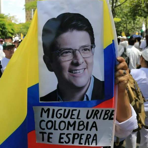 Miguel Uribe Turbay será sometido a una nueva cirugía en la Fundación Santa Fe, de Bogotá. Serán 7 las intervenciones quirúrgicas que le han hecho. 