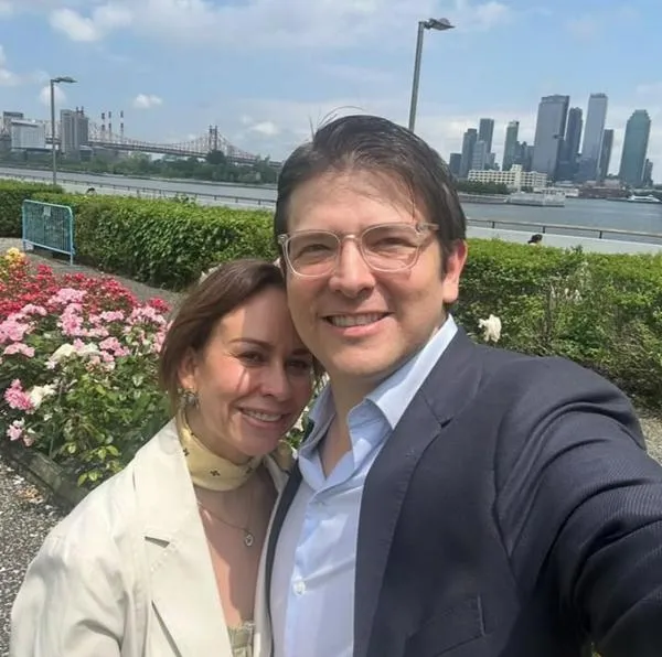 Esposa de Miguel Uribe compartió un sentido mensaje y foto sobre la nueva cirugía que le harán al precandidato. Lleva ya 7 procedimientos. 