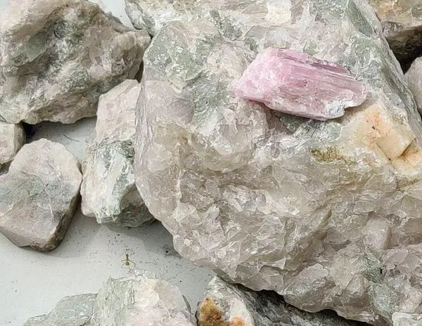 Francia y Argentina firman un acuerdo sobre minerales críticos