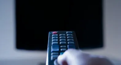 La decisión se tomó luego de una investigación administrativa sancionatoria en la que la CRC analizó piezas publicitarias relacionadas con alcohol.