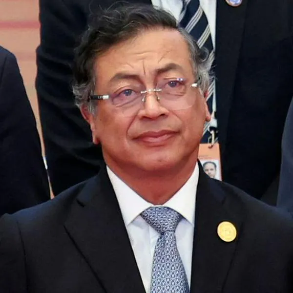 El presidente Gustavo Petro respondió a la revista The Economist sobre su interés en convocar constituyente en Colombia y lanzó ironía.