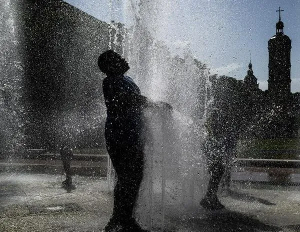 La ola de calor se intensifica, con casi toda Francia aturdida por las altas temperaturas