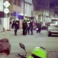 El vehículo es del esquema de seguridad de un exfuncionario, según informaron las autoridades. Dos implicados huyeron y el CTI investiga lo sucedido. 