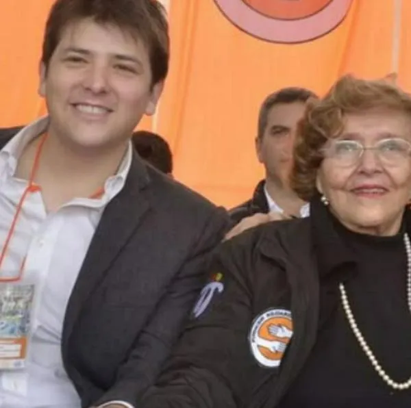 Nydia Quintero y sus nietos