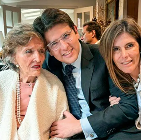 Se conoce cuál fue la razón por la que murió doña Nydia Quintero, abuela de Miguel Uribe, en Bogotá. Falleció a sus 93 años de problemas respiratorios. 