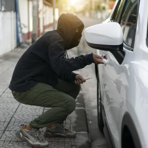 ¿Cuál es la hora en la que roban más carros en Colombia? No es por la noche