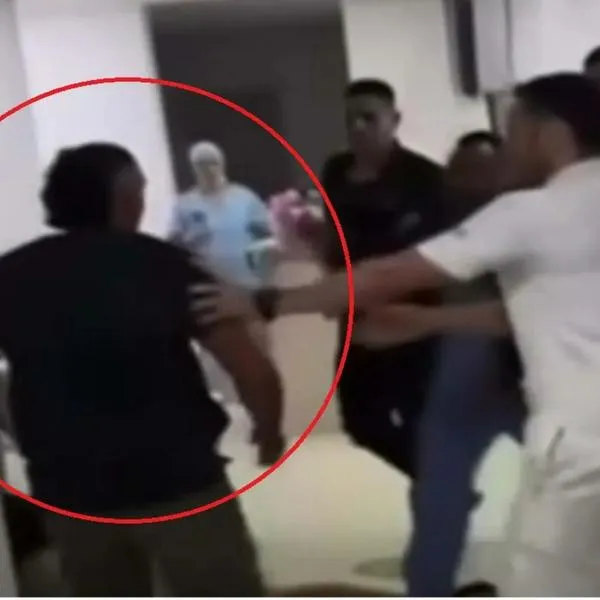 Hombre armó batalla campal en hospital de Calarcá porque no le atendieron herida: agredió a médicos y a mujer embarazada. 