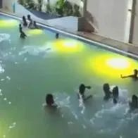 Joven se ahogó en una piscina llena de gente y nadie se dio cuenta