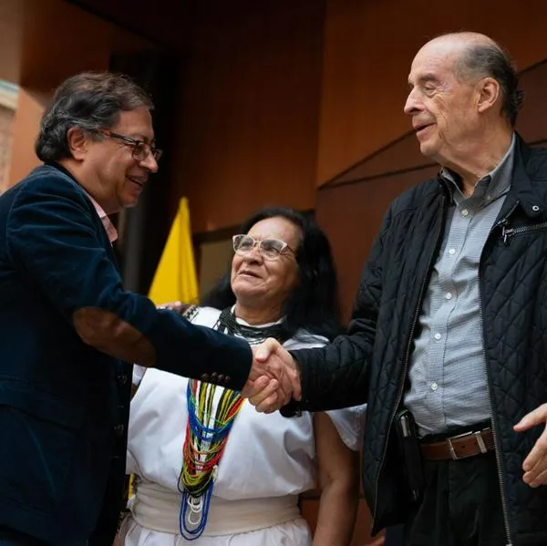 Petro demandará formalmente a Álvaro Leyva por supuesto plan de golpe de Estado