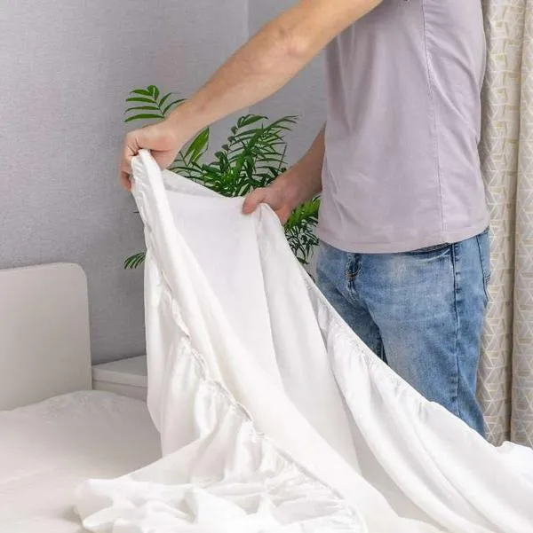 Foto de tender cama, en nota de cómo tender la cama bien y error más común con molesta consecuencia por descuido