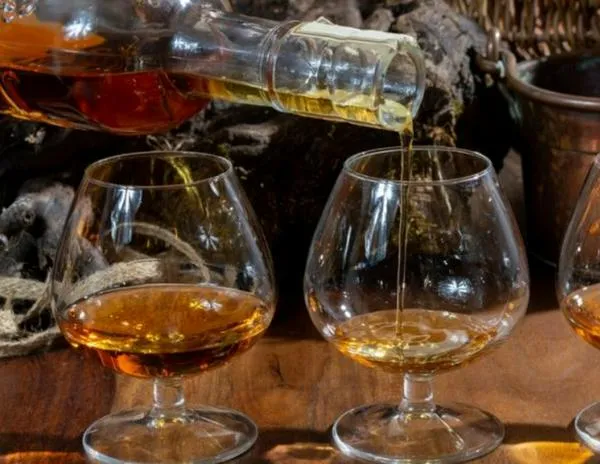 China anuncia un recargo sobre aguardientes europeos, incluidos algunos coñacs