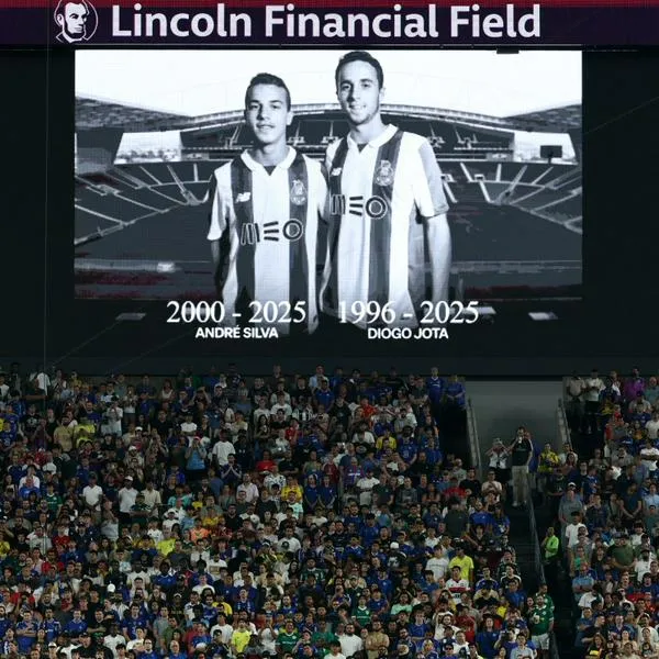 Homenaje a Diogo Jota y su hermano, André Silva, en el Mundial de Clubes. Ambos futbolistas fallecieron en un accidente de tránsito