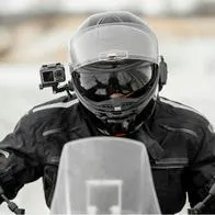 ¿Es legal llevar una cámara en el casco en Colombia? Esto dice ley de la GoPro