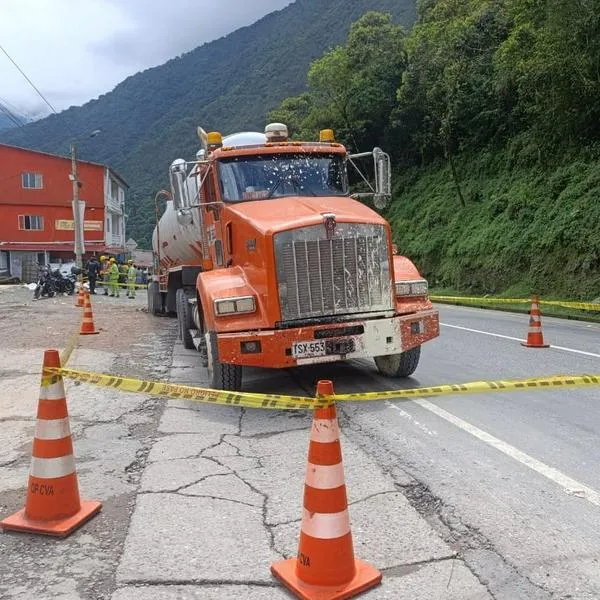 Así quedó el camión que atropelló y mató a dos personas en la vía al Llano