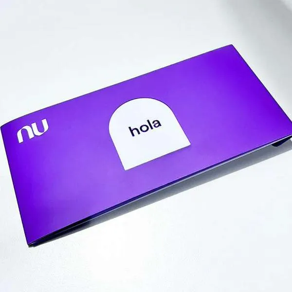 Foto de Nubank, en nota de cómo Nubank hizo cambio para nuevos clientes en Colombia en su kit de bienvenida