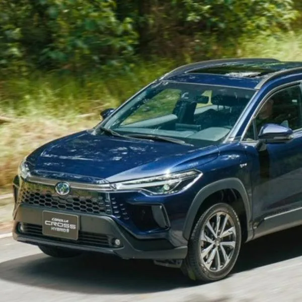 Toyota, Suzuki y Mazda son las marcas que más carros híbridos han vendido en Colombia en 2025: Corolla Cross, Arkana y Swift destacan en el listado.