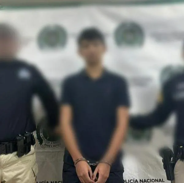 Colombiano alerta roja Interpol capturado; buscado por terrorismo Europa