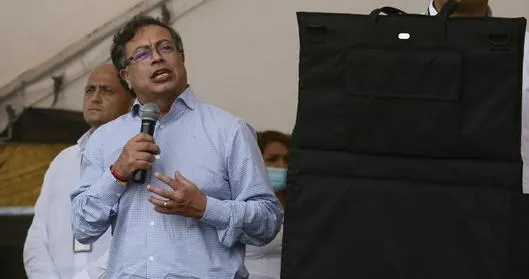Petro cuestiona las elecciones a la presidencia y al Congreso.