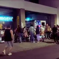 Tristes imágenes de pacientes que tuvieron que ser atendidos en la calle por incendio en la clínica Fundadores de Medellín: "Fue horrible". 