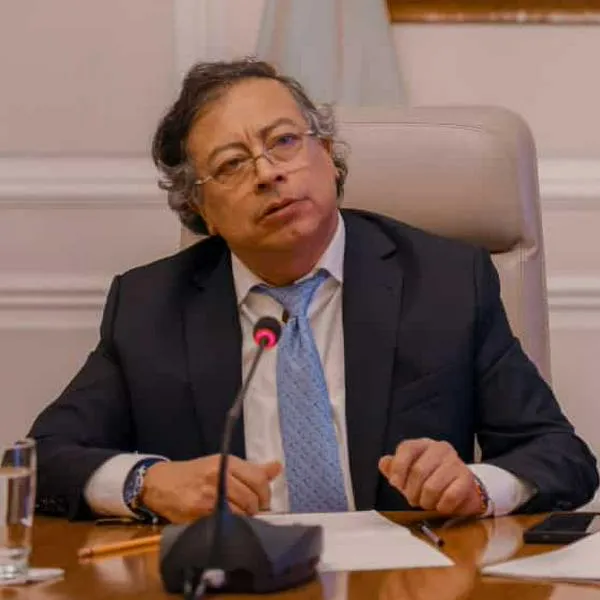 Alfredo Saade enciende polémica en Colombia por planes de convocar una asamblea constituyente e incluso de reelegir a Gustavo Petro.