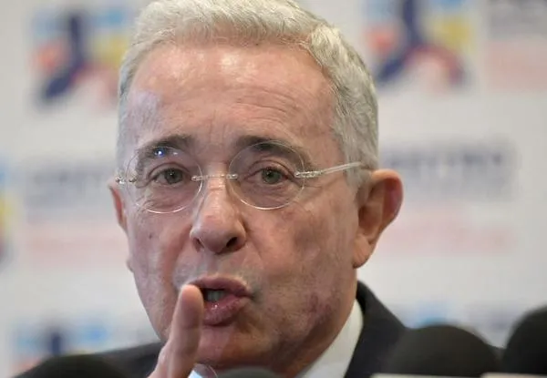 ¿Cuántos años podría pasar en la cárcel Álvaro Uribe si es hallado culpable?