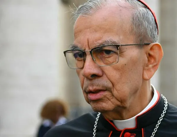Cardenal salvadoreño pide que Bukele informe sobre venezolanos presos en El Salvador