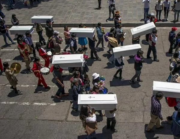 Congreso peruano aprueba ley de amnistía a militares y policías procesados por violaciones de DD. HH.