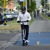 ¿Cuál es la velocidad máxima de una patineta eléctrica en Bogotá? Ley los frena