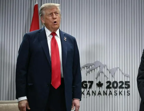 Trump anuncia aranceles adicionales del 35% a Canadá por tomar represalias