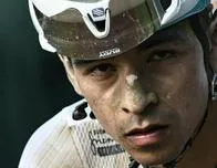 Buitrago sigue en el Tour tras dura caída y el objetivo ahora es una victoria de etapa