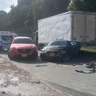Grave accidente en Fontibón (Bogotá): camión, moto y carro se chocaron
