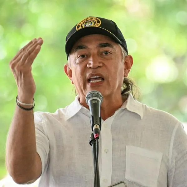 Gustavo Bolívar destapó cuánto le pagan a los 'influencers' en Colombia de las llamadas bodegas. Admitió que se usan para llenar plazas. 