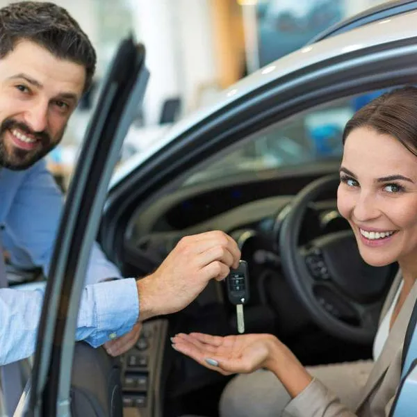¿Cuáles es el mejor día y momento del mes para comprar carro en Colombia?