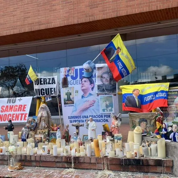 Retiraron altar de la Fundación Santa Fe, en la que está Miguel Uribe Turbay